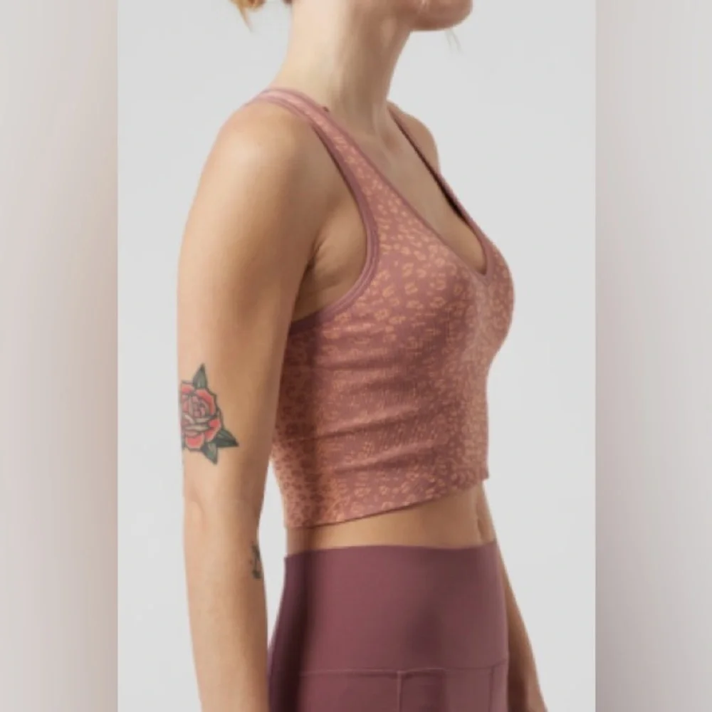 Athleta Aurora Crop Rib Tank Camisole Leopard Print V-Neck Tank Top Size Medium - Picture 2 of 8